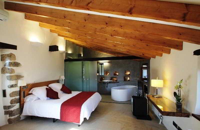 Hotel Can Cuch Canoves ภายนอก รูปภาพ