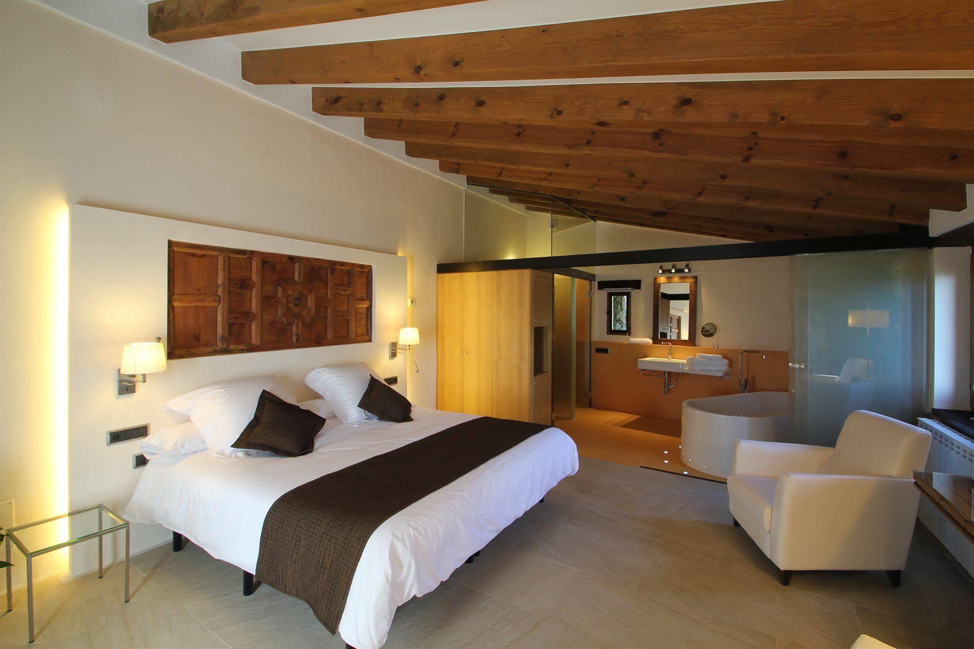 Hotel Can Cuch Canoves ภายนอก รูปภาพ