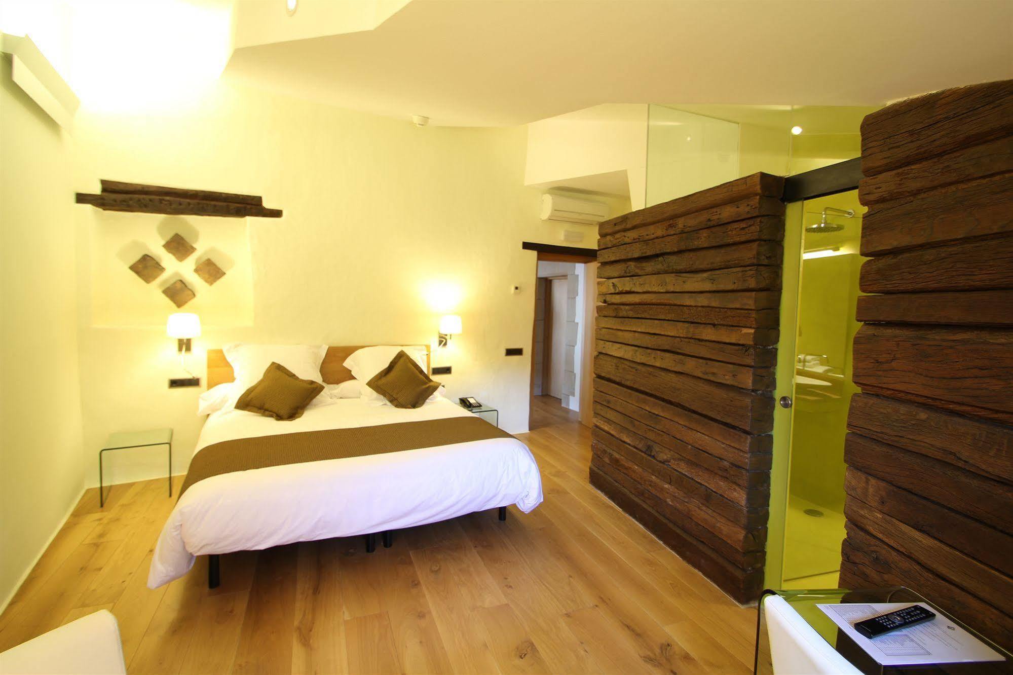 Hotel Can Cuch Canoves ภายนอก รูปภาพ